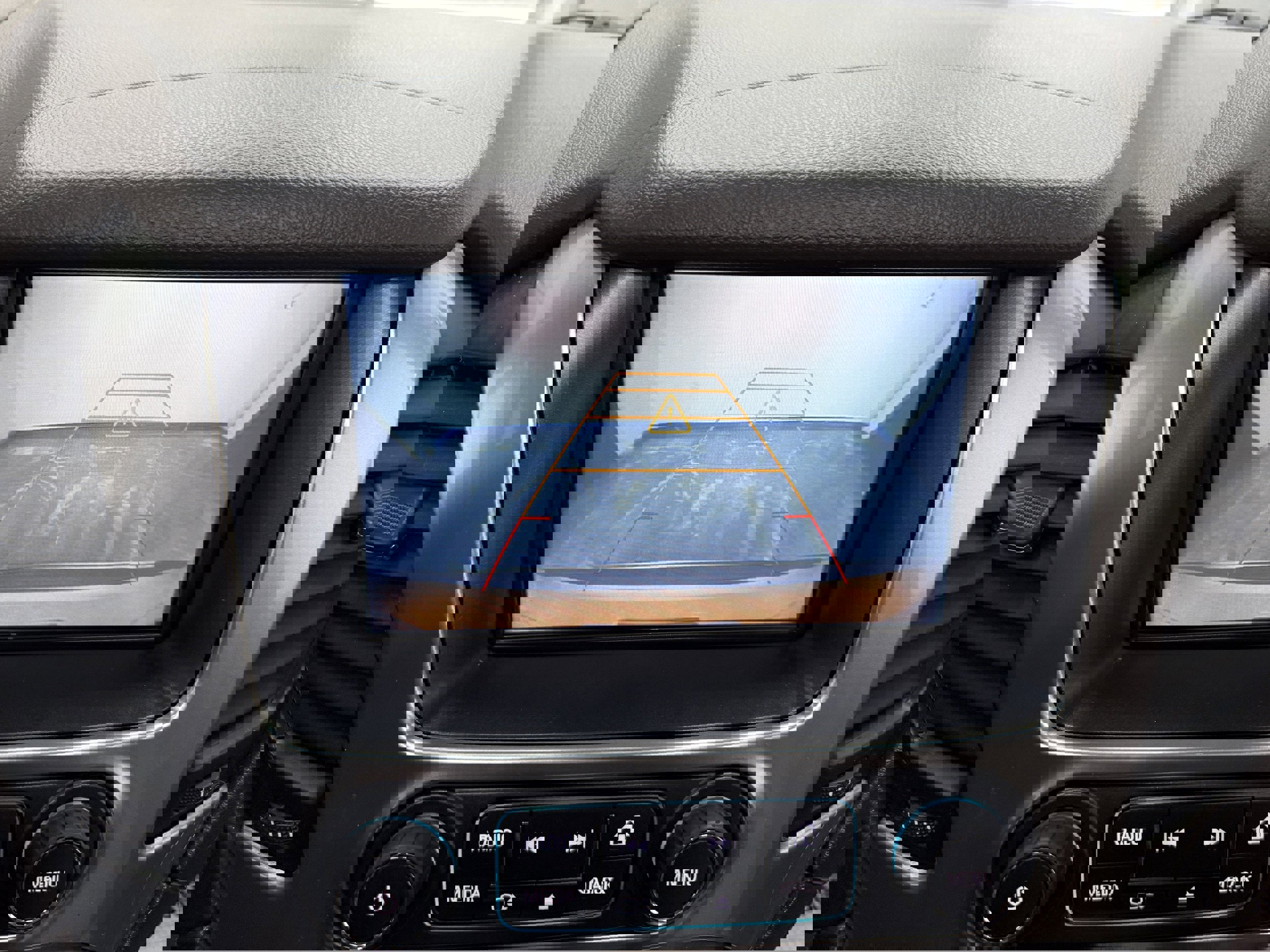 Used 2017 Chevrolet Suburban Premier image 22