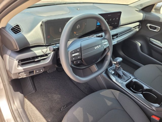 New 2026 Kia K4 FWD image 9
