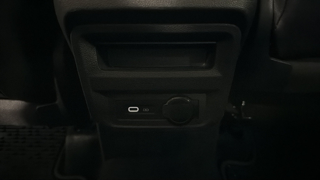 Certified 2024 Volkswagen Tiguan SE AWD/4WD image 33