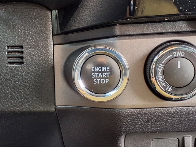 Used 2018 Toyota Tacoma TRD Off-Road AWD/4WD image 28