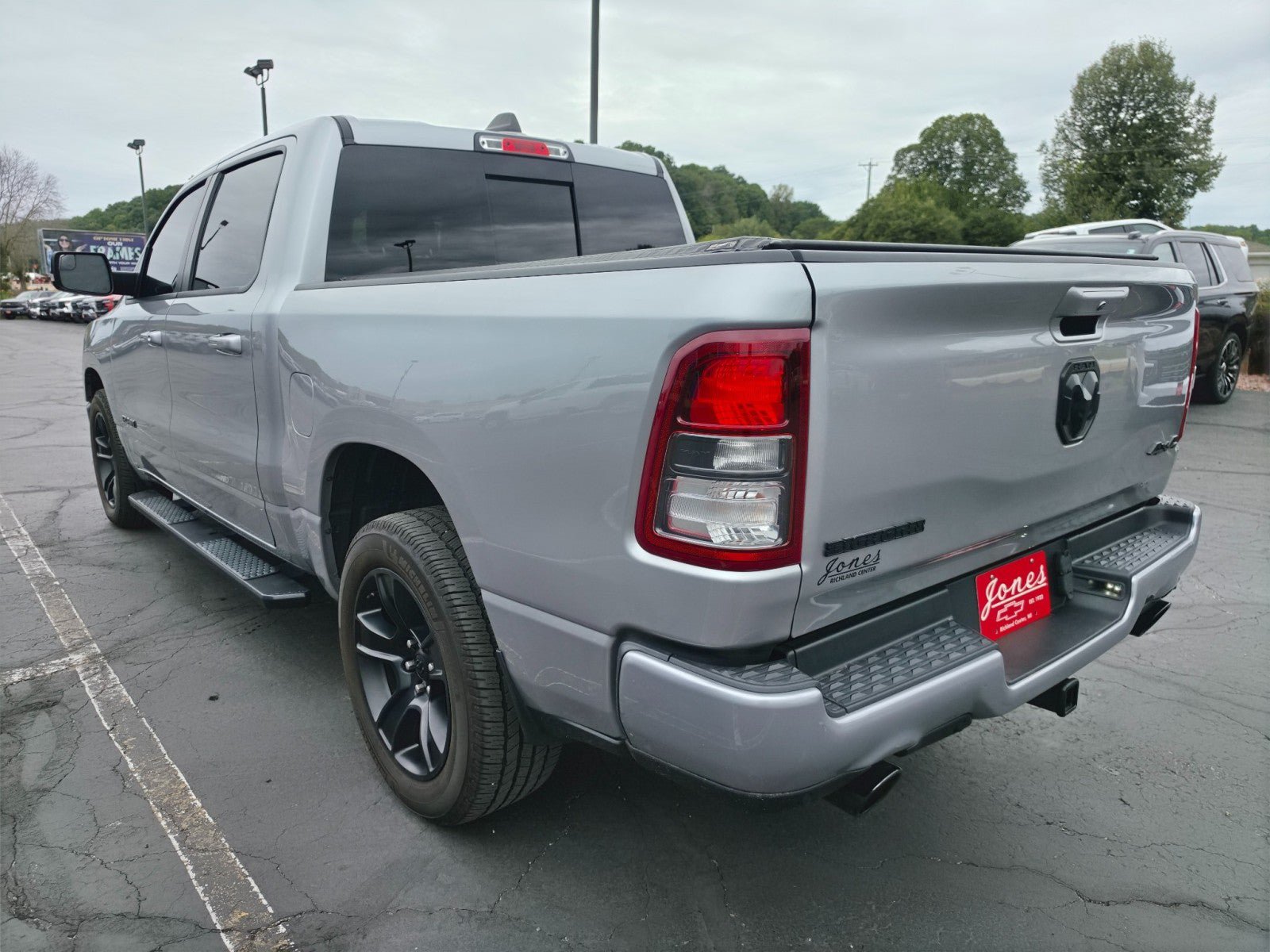 Used 2021 RAM 1500 Big Horn AWD/4WD image 3