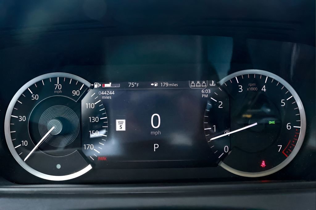 Used 2022 Land Rover Range Rover Velar R-Dynamic S image 48