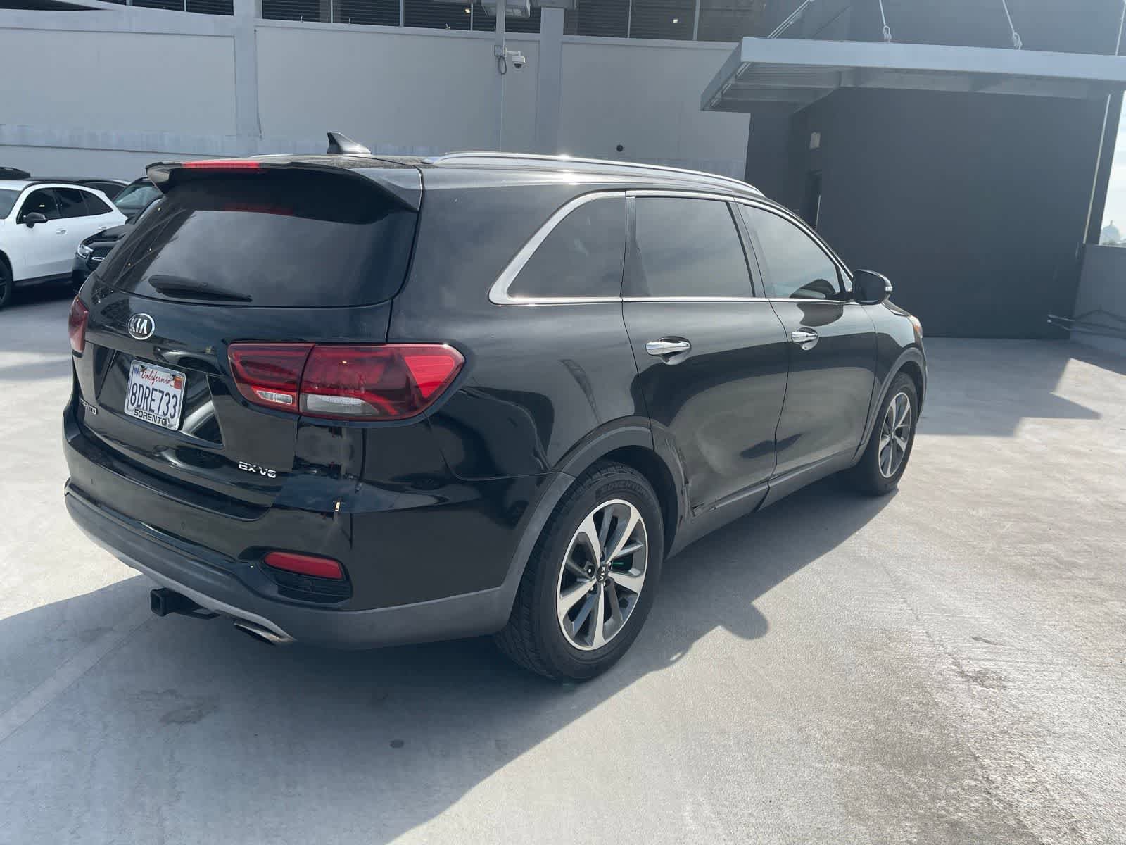 Used 2019 Kia Sorento EX w/ EX Touring Package image 3