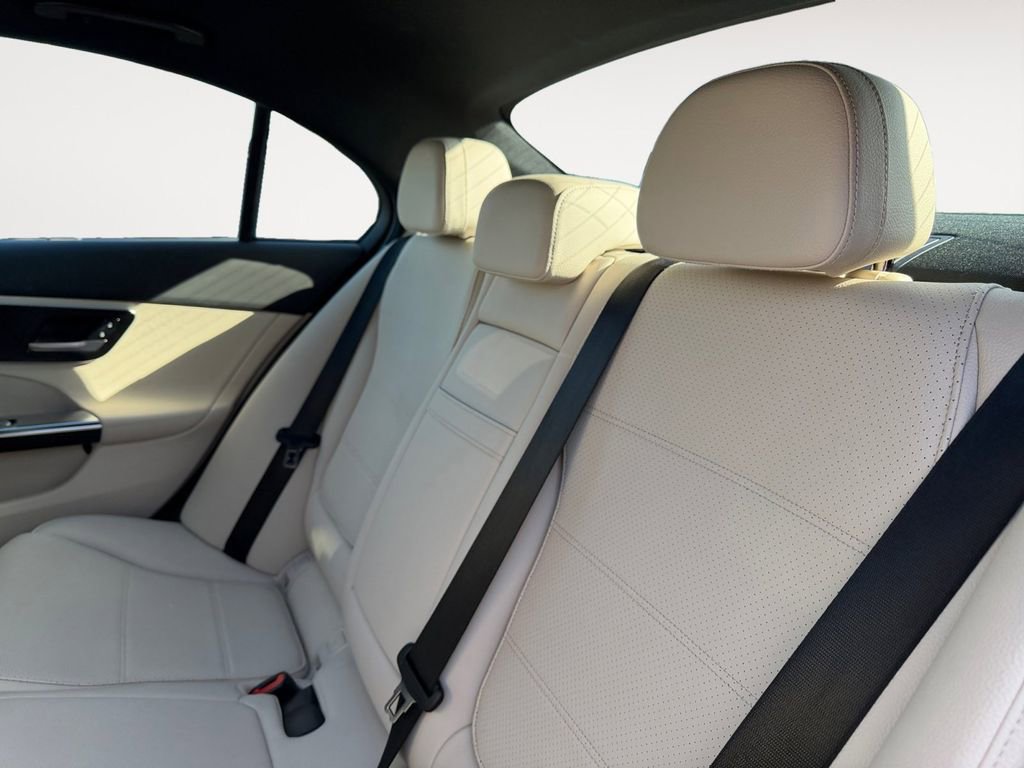 Used 2025 Mercedes-Benz C 300 Sedan image 30
