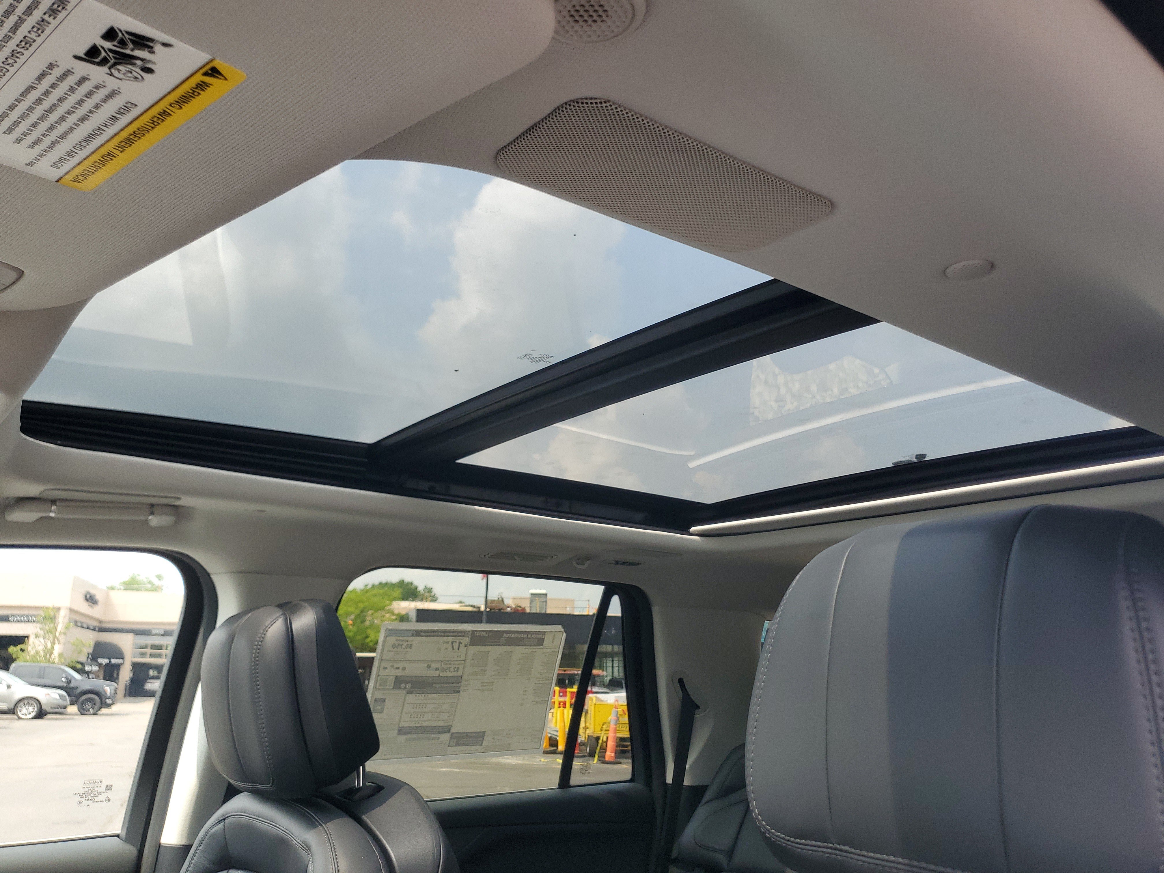 New 2027 Lincoln Navigator Reserve AWD/4WD image 11
