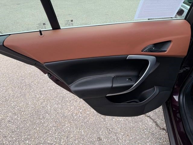 Used 2017 Buick Regal Sport Touring image 12