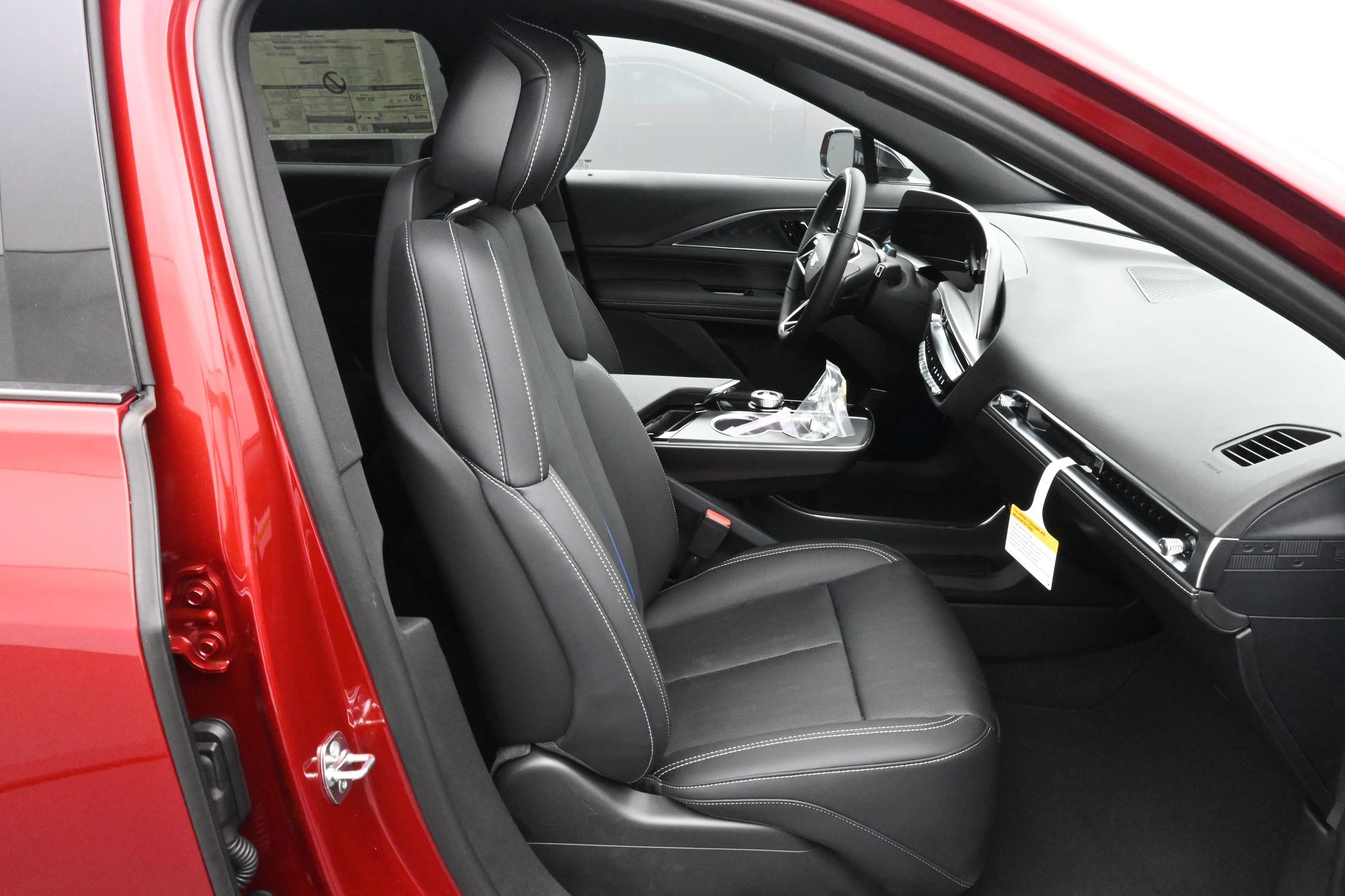 New 2026 Cadillac Lyriq Luxury w/ LPO, Floor Liner Package AWD/4WD image 13