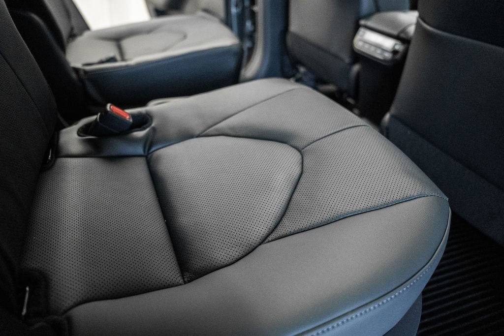 New 2026 Toyota Highlander Platinum AWD/4WD image 34
