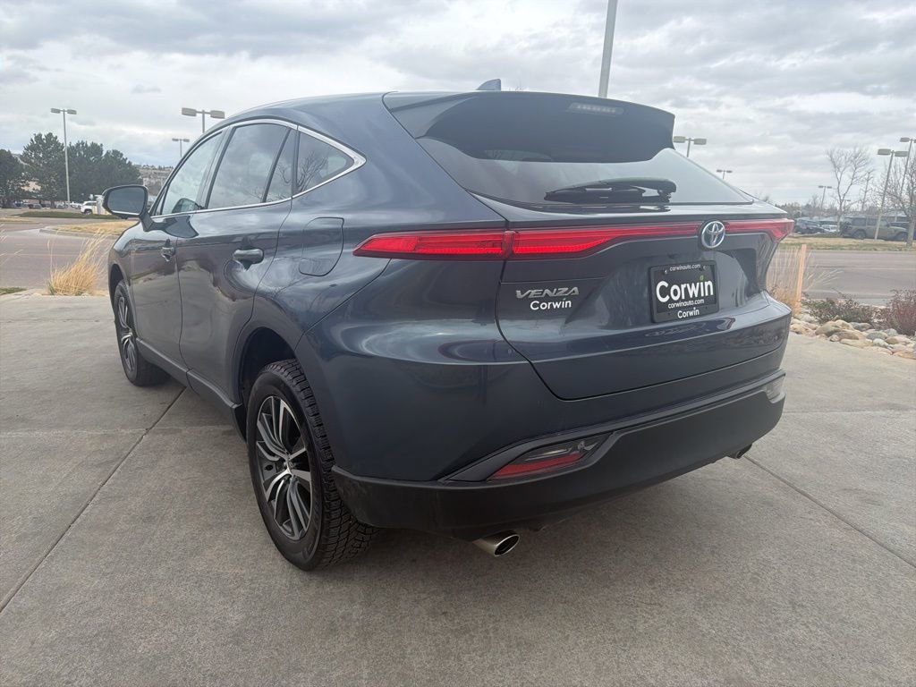 Used 2024 Toyota Venza LE AWD/4WD image 5