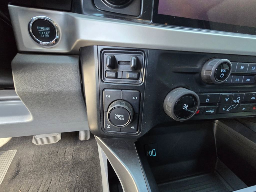 Used 2023 Ford F250 XLT w/ XLT Premium Package image 14