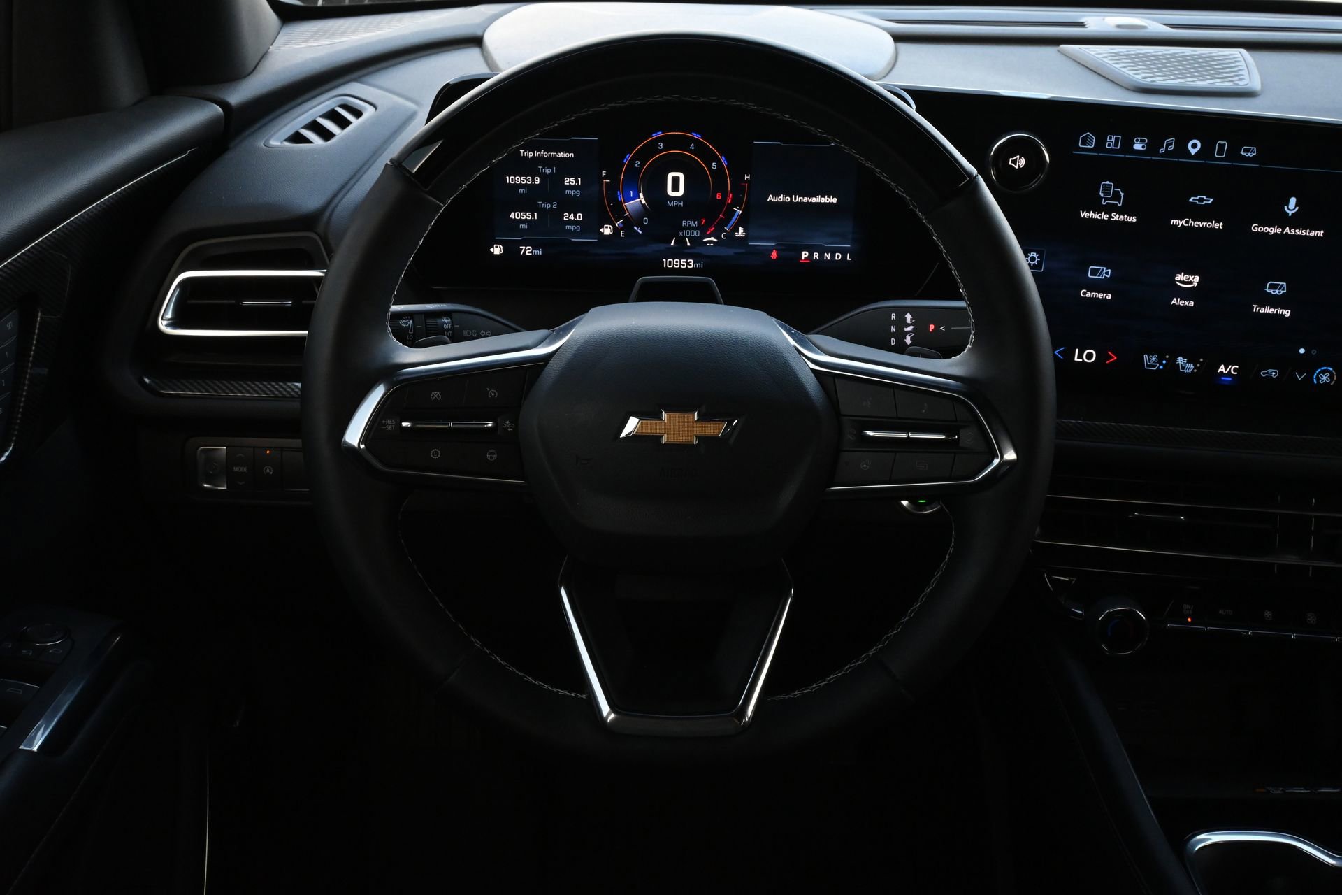 Used 2025 Chevrolet Traverse High Country FWD image 10