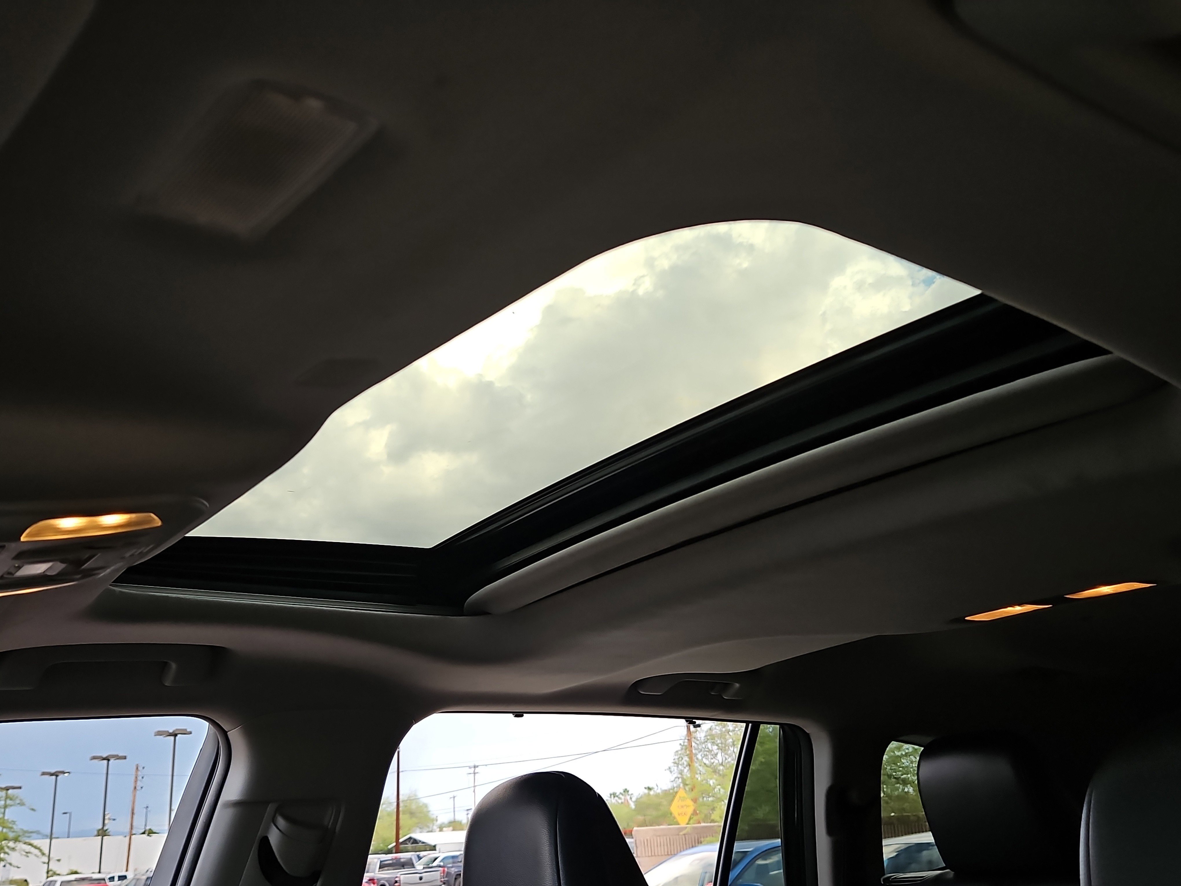 Used 2022 Toyota Highlander XLE image 9