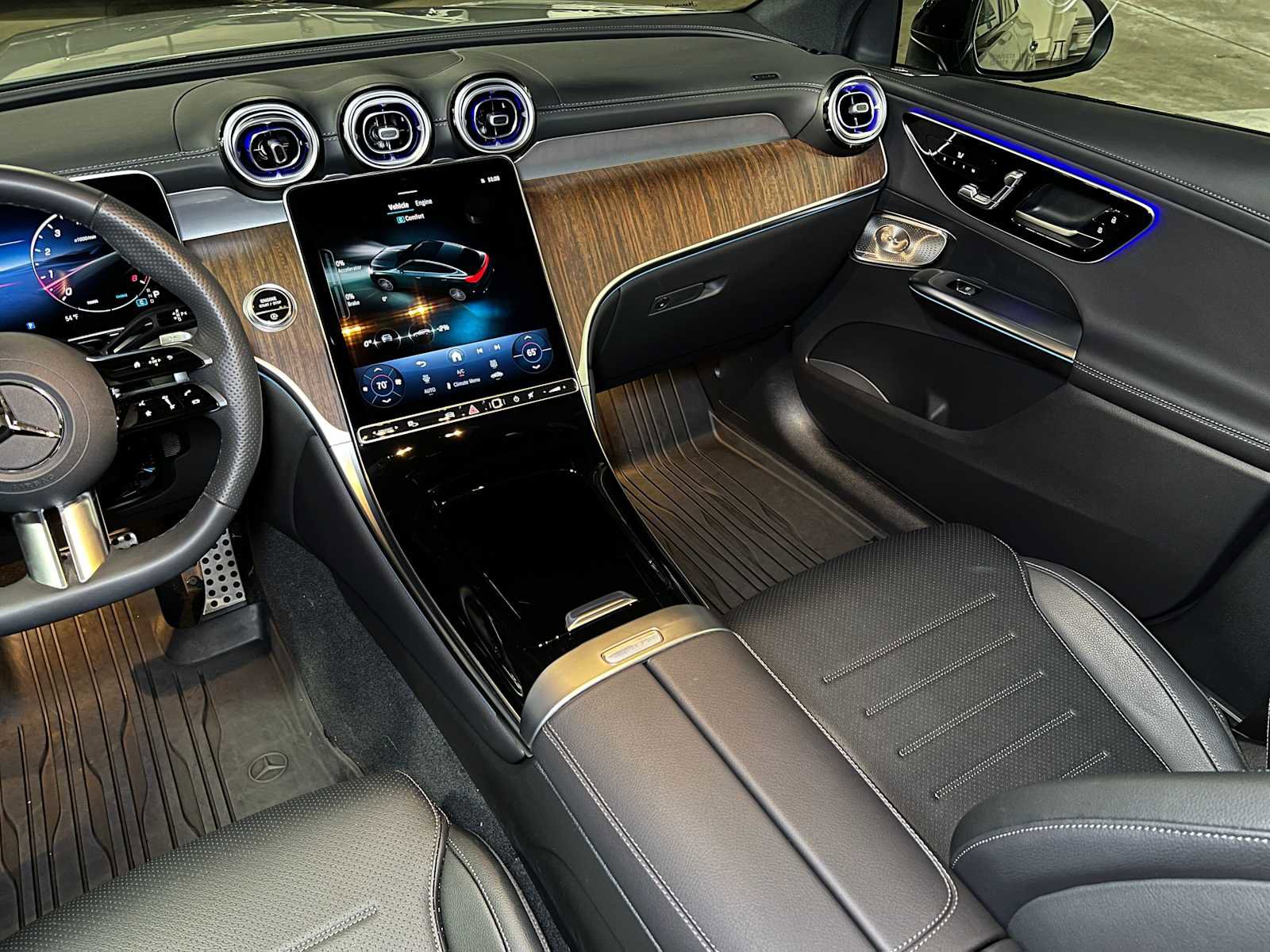 Used 2025 Mercedes-Benz GLC 300 GLC 300 image 42