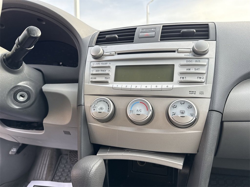 Used 2011 Toyota Camry LE image 19