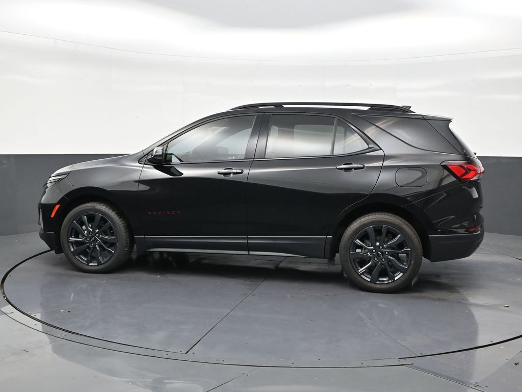 Used 2022 Chevrolet Equinox RS w/ RS Leather Package FWD image 2