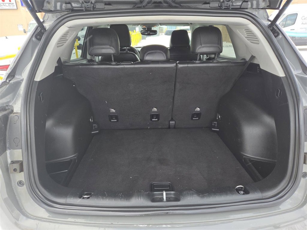 Used 2022 Jeep Compass Trailhawk image 16