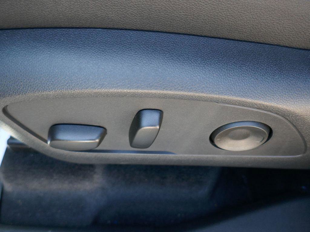 New 2026 Chevrolet Traverse LT image 17