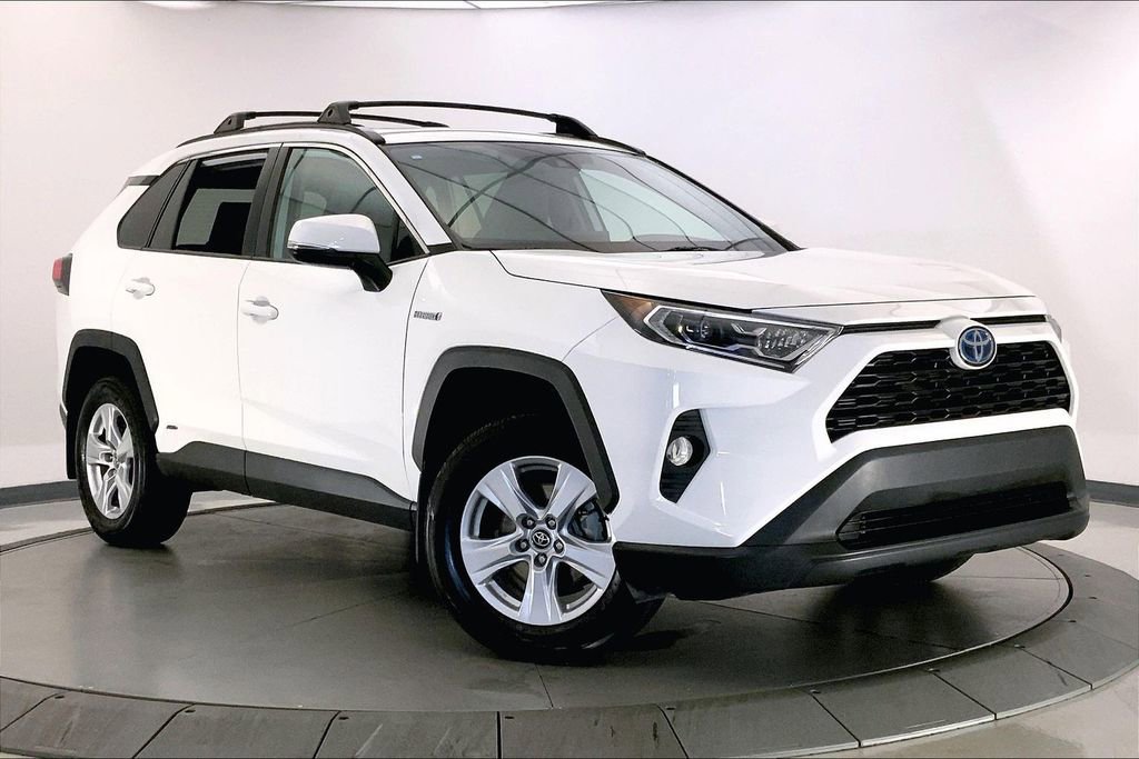 Used 2020 Toyota RAV4 XLE w/ Convenience Package image 1