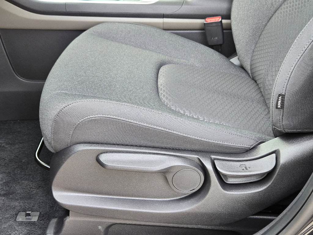 New 2026 Kia Carnival LX image 17