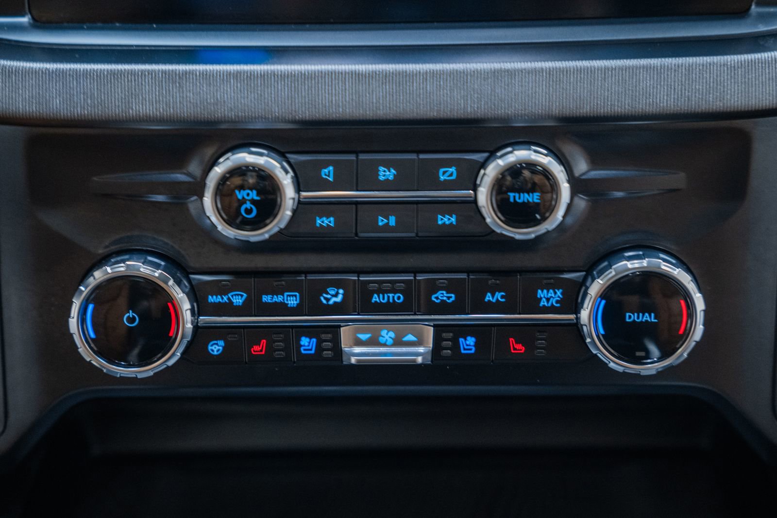 Certified 2024 Ford F250 Platinum image 29