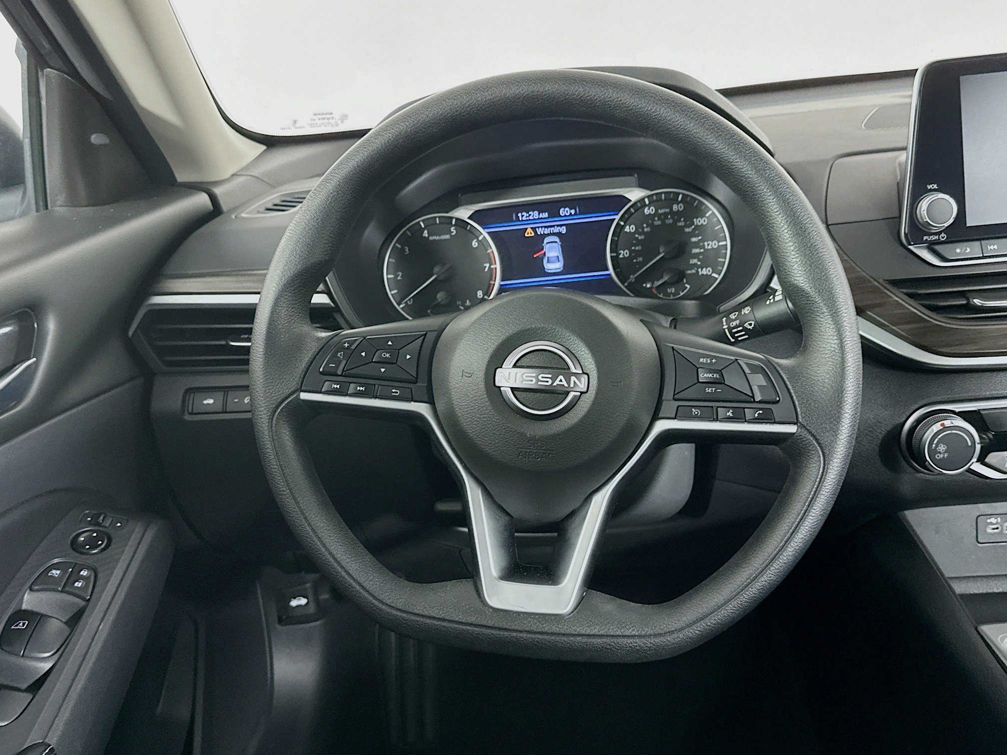 Used 2025 Nissan Altima 2.5 SV image 17