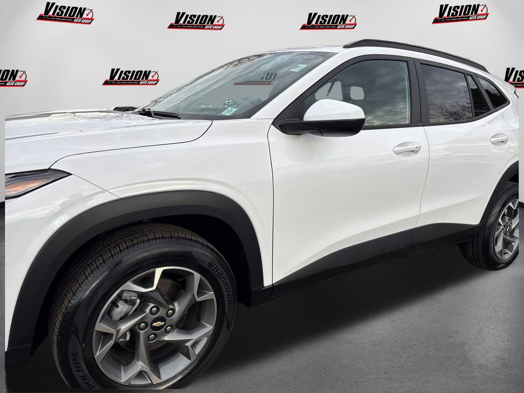 Used 2024 Chevrolet Trax LT w/ Driver Confidence Package image 12