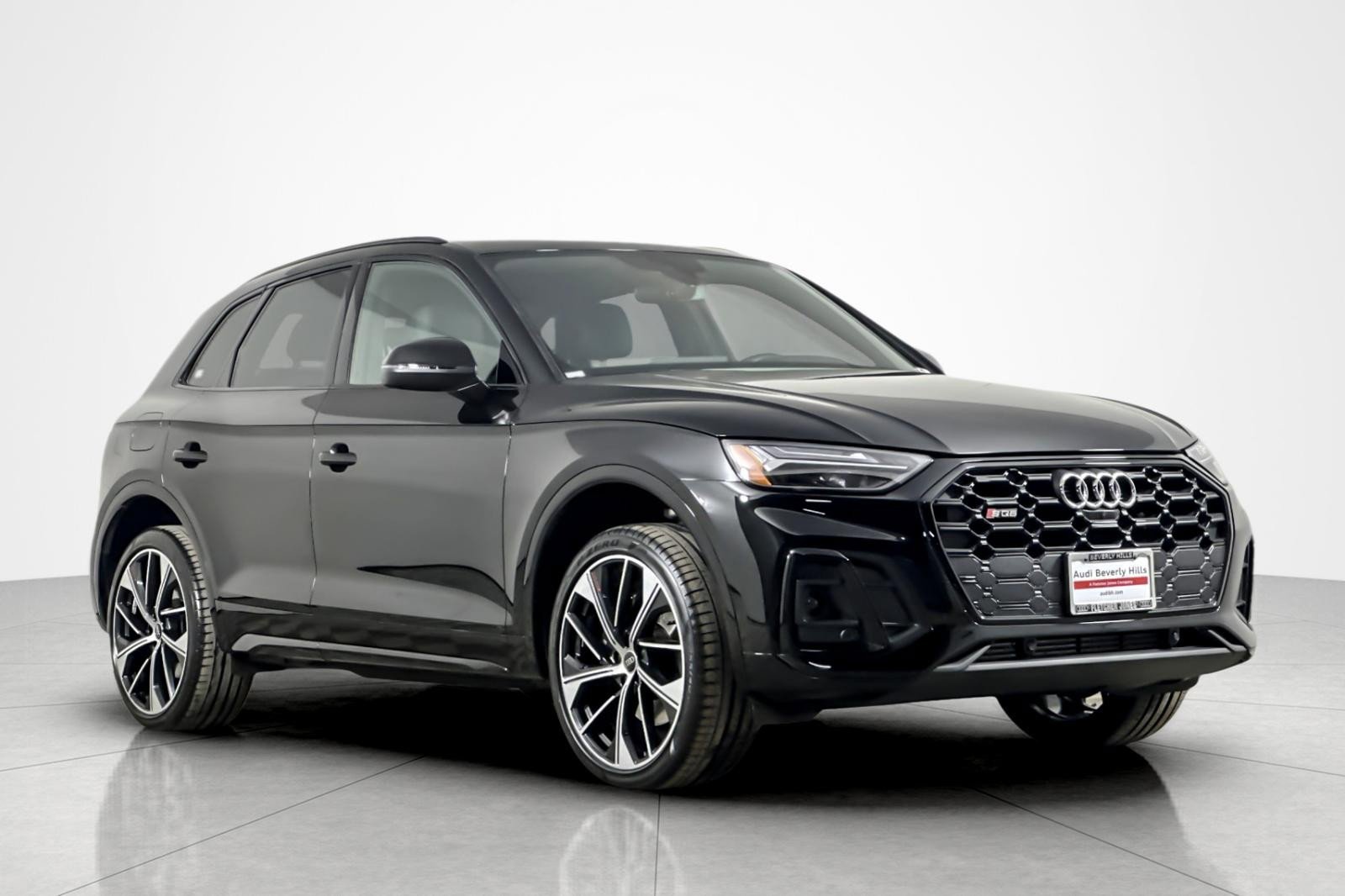 Used 2024 Audi SQ5 Premium Plus w/ Premium Plus Package image 7