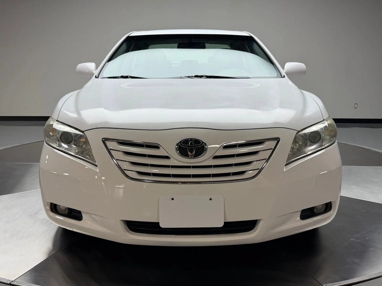 Used 2007 Toyota Camry XLE FWD image 3