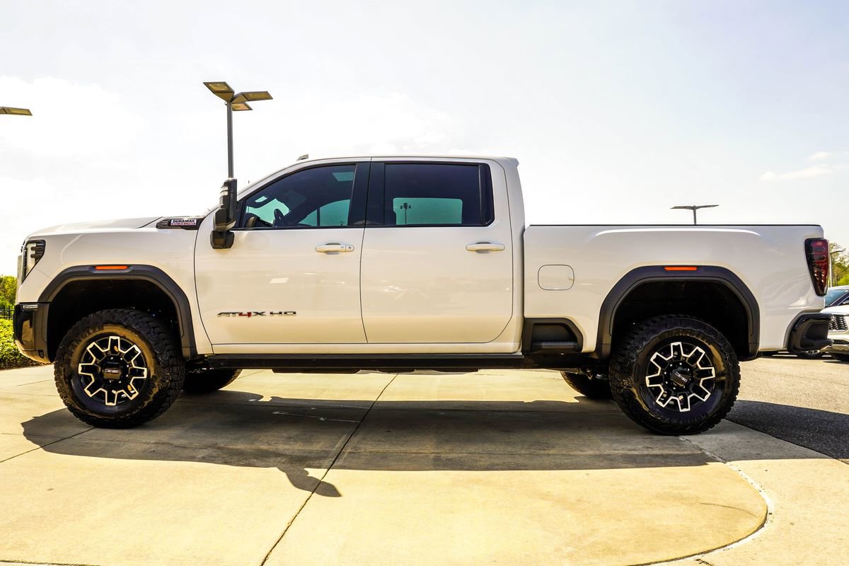 Used 2026 GMC Sierra 2500 AT4X image 9