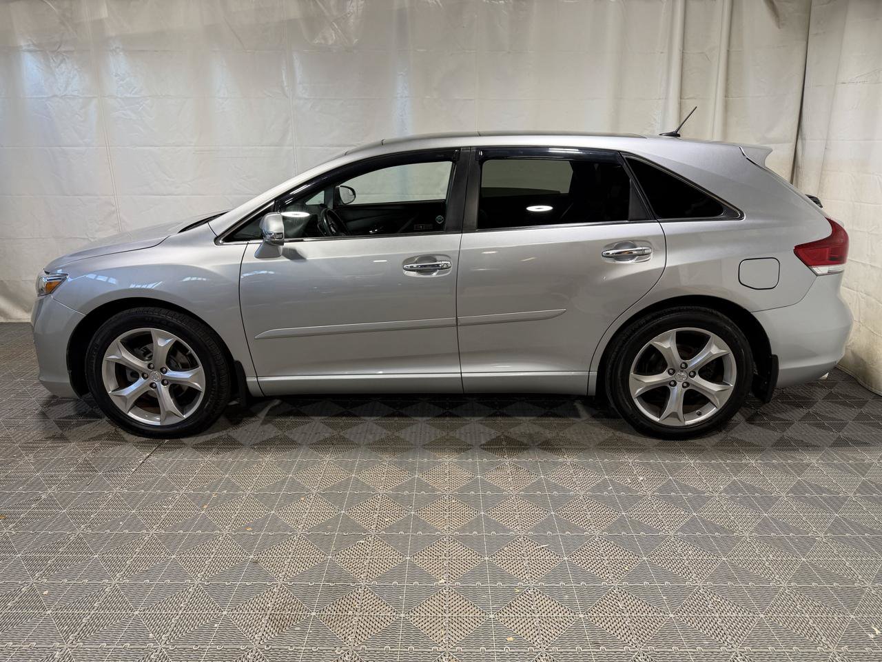 Used 2015 Toyota Venza Limited AWD/4WD image 4