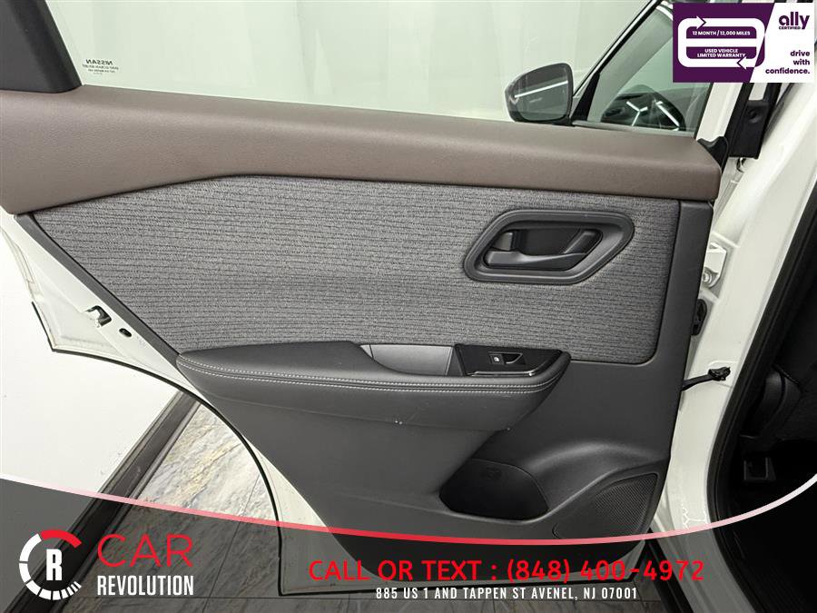 Used 2021 Nissan Rogue S AWD/4WD image 32
