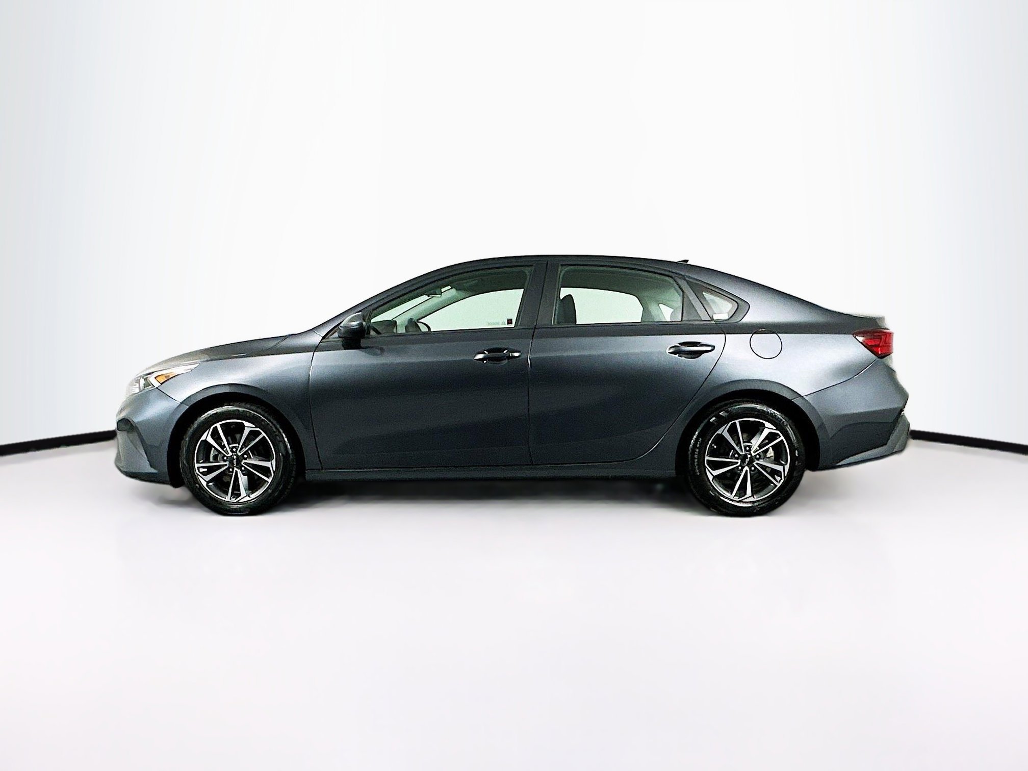 Used 2024 Kia Forte LXS image 4