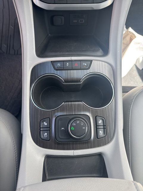 Used 2022 GMC Acadia SLT w/ Technology Package AWD/4WD image 19