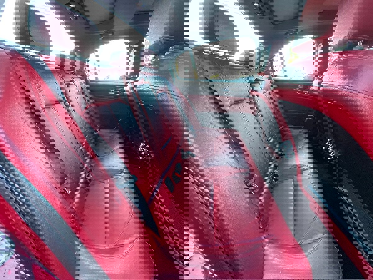 Used 2017 Alfa Romeo Giulia w/ Sport Appearance Package image 14