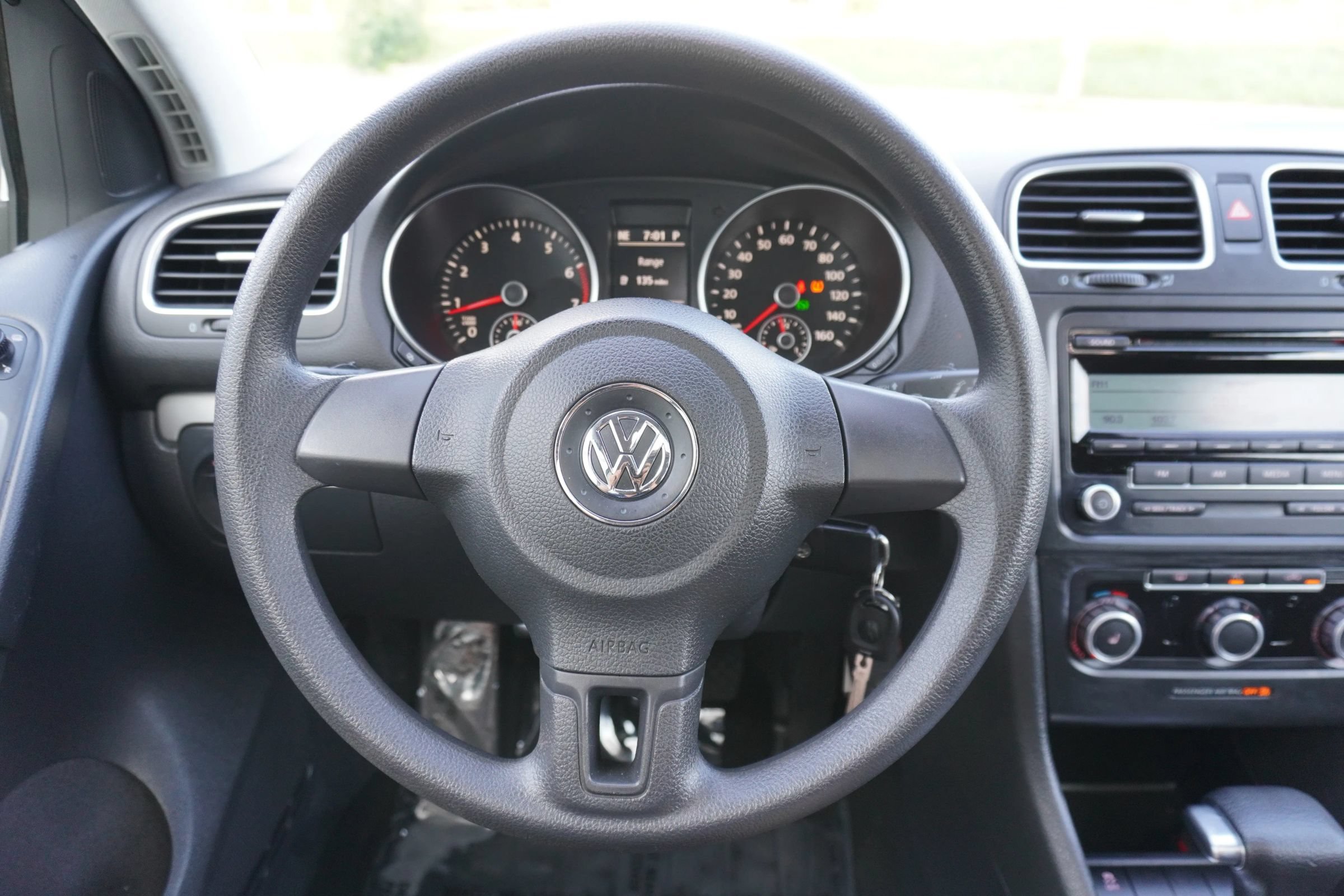 Used 2011 Volkswagen Golf 2-Door FWD image 18