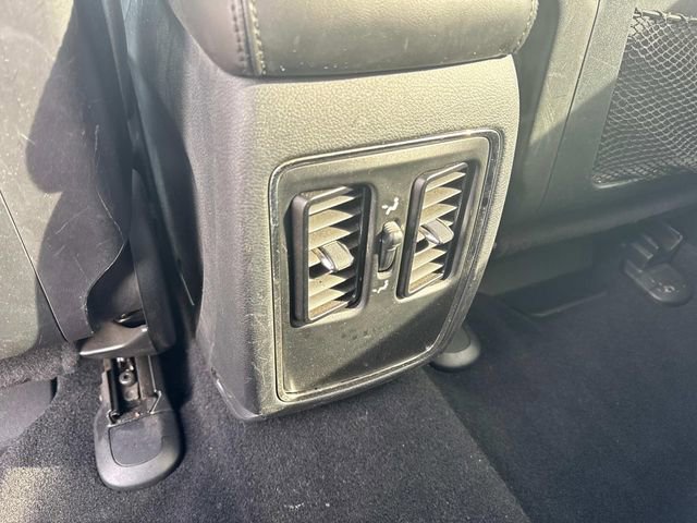 Used 2020 Jeep Grand Cherokee Laredo image 16