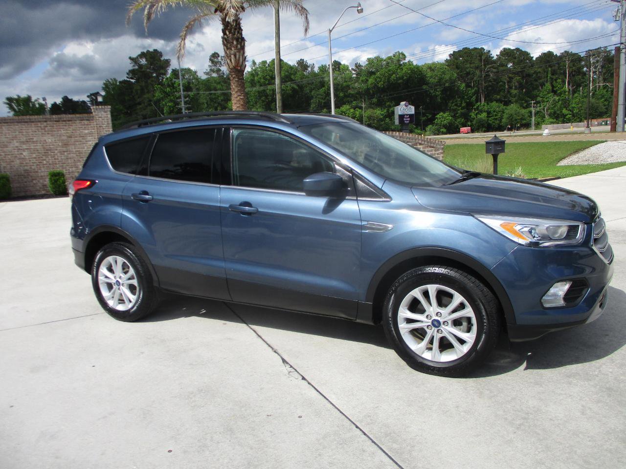 Used 2018 Ford Escape SEL FWD image 3