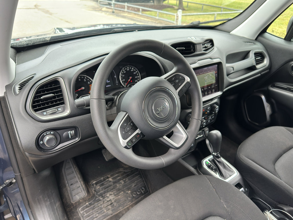 Used 2023 Jeep Renegade Latitude AWD/4WD image 14