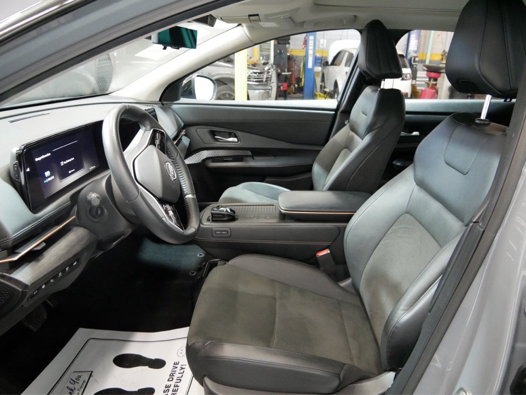 Used 2024 Nissan Ariya AWD image 14
