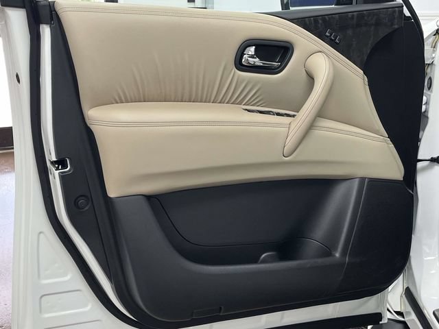 Used 2024 Nissan Armada Platinum w/ Captain's Chairs Package RWD image 17