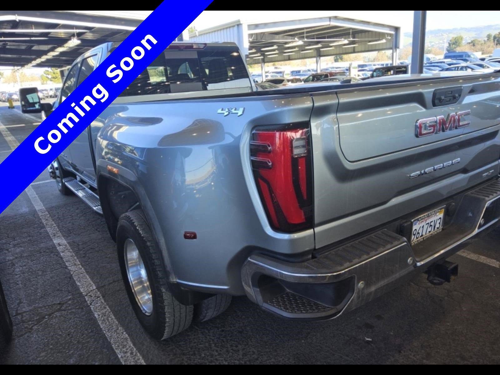 Used 2024 GMC Sierra 3500 SLT w/ SLT Premium Package image 11