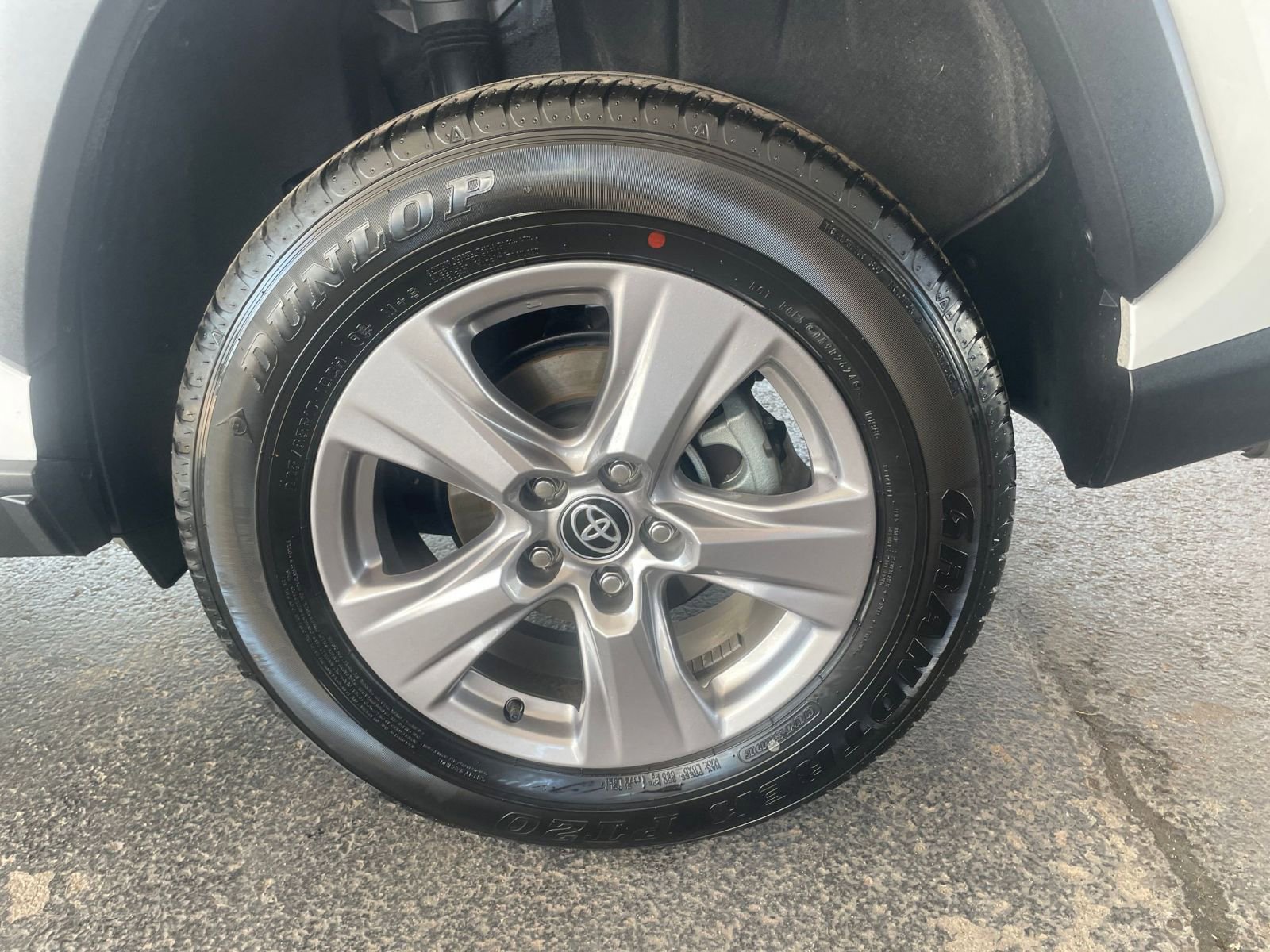 Used 2025 Toyota RAV4 XLE image 30
