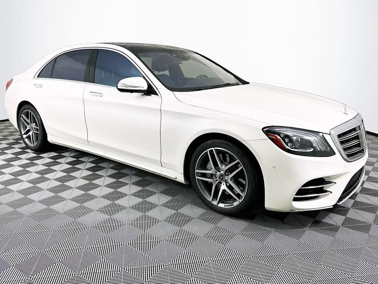 Used 2018 Mercedes-Benz S 560 Sedan image 27