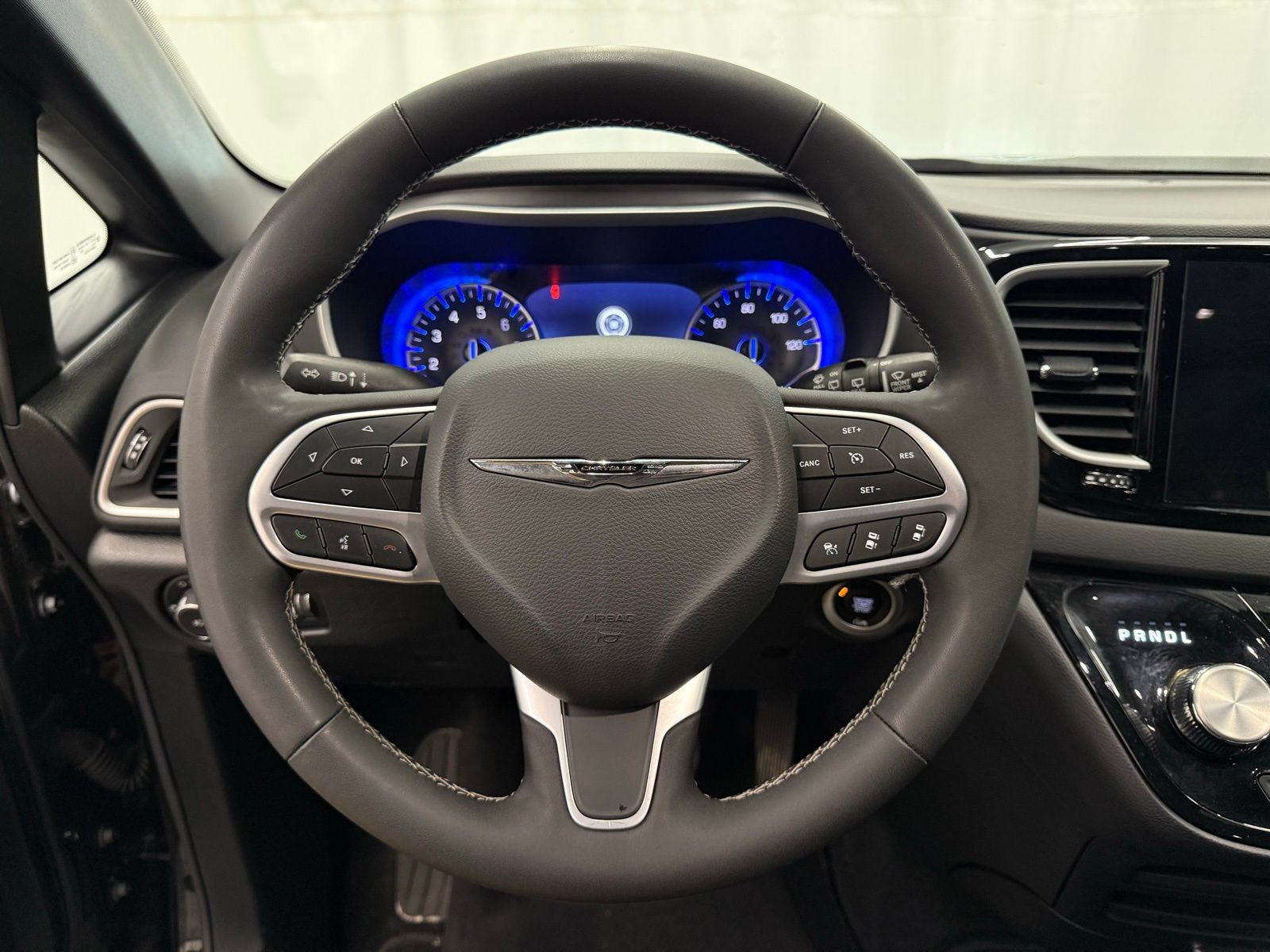 Used 2025 Chrysler Pacifica Select FWD image 12
