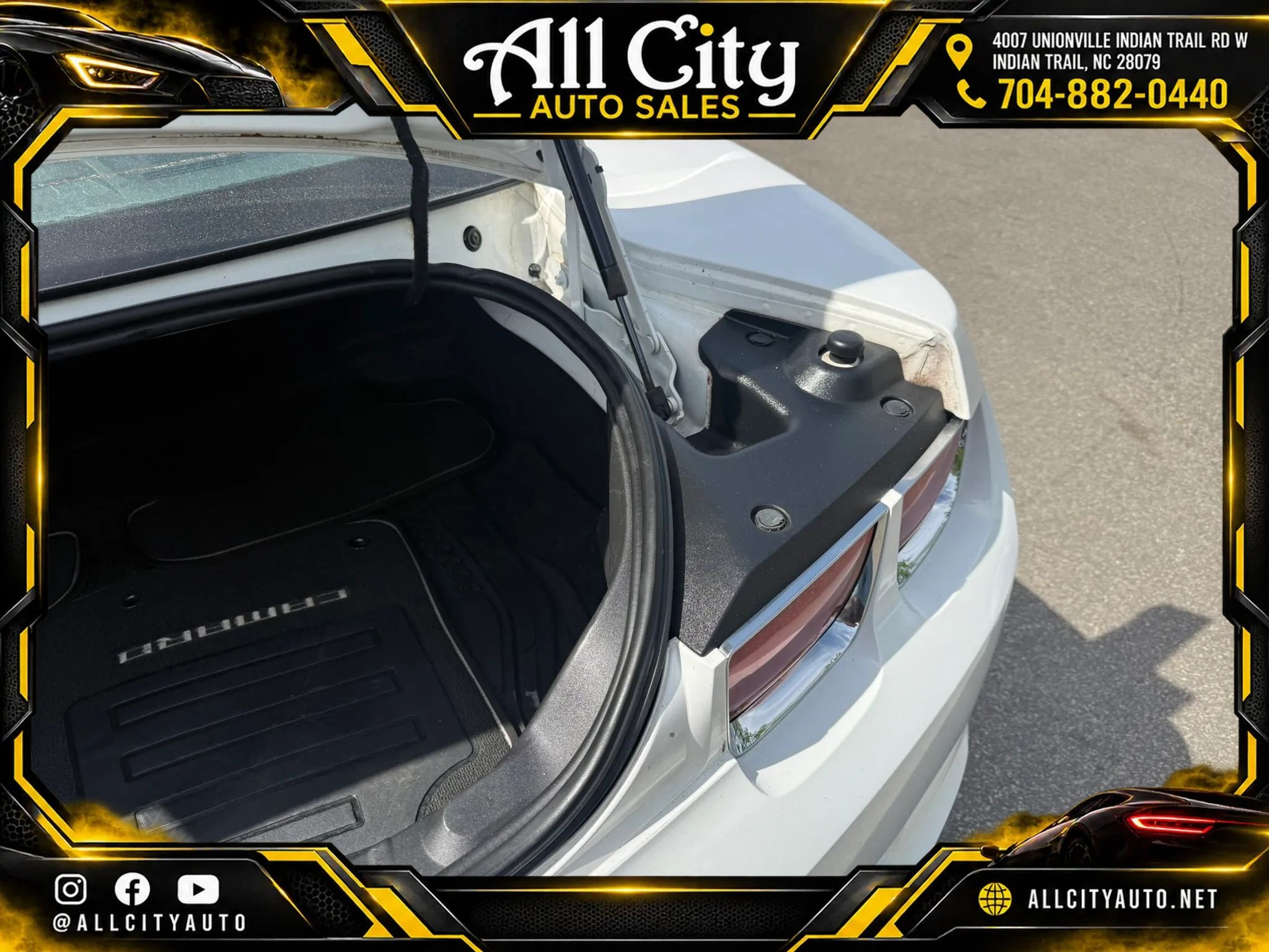 Used 2013 Chevrolet Camaro LT RWD image 38