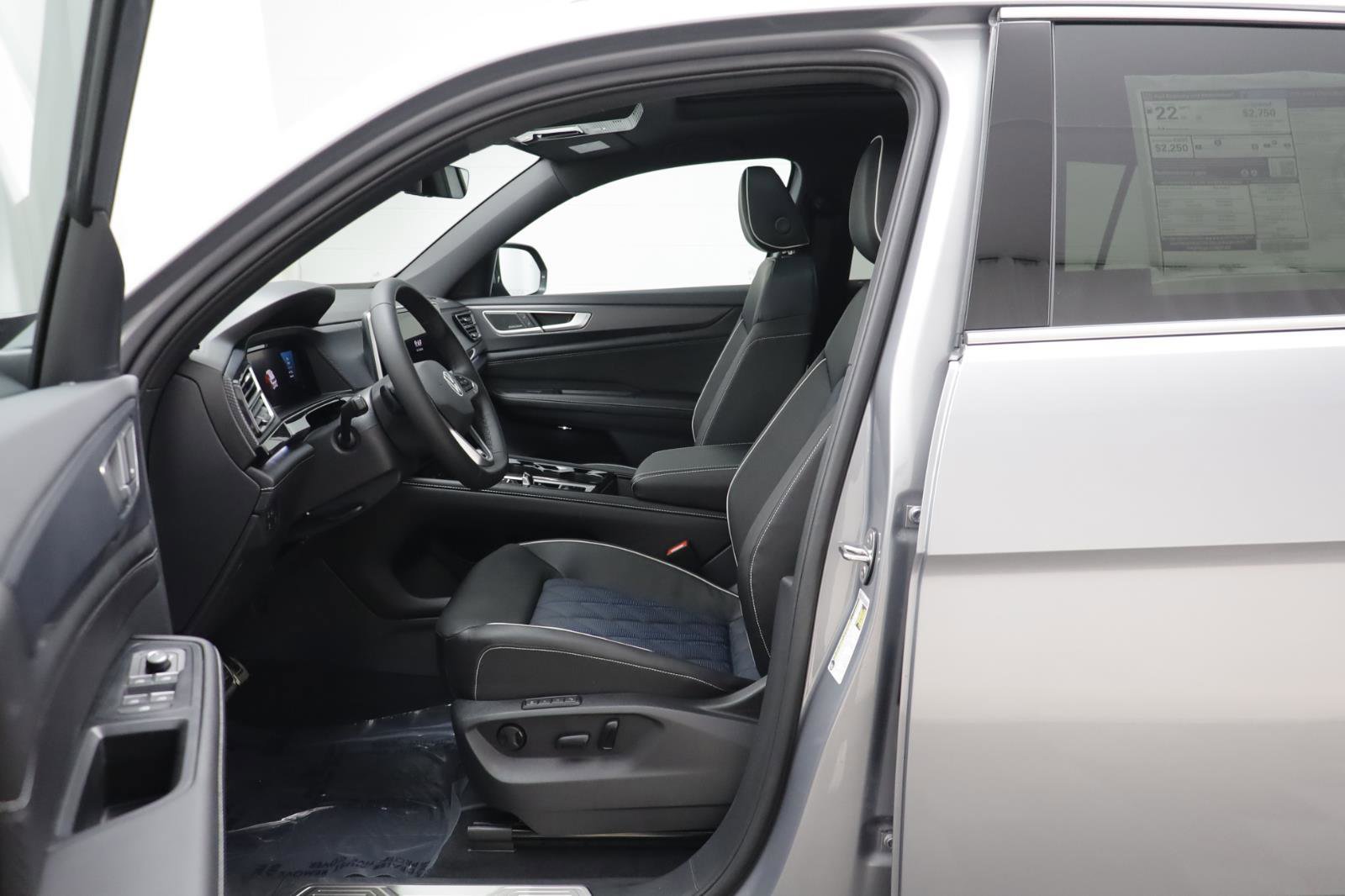 New 2026 Volkswagen Atlas Cross Sport SEL Premium R-Line image 5