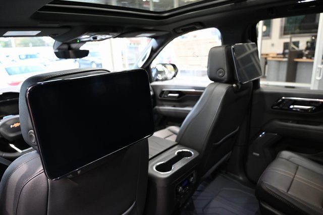 New 2026 Chevrolet Suburban High Country image 22