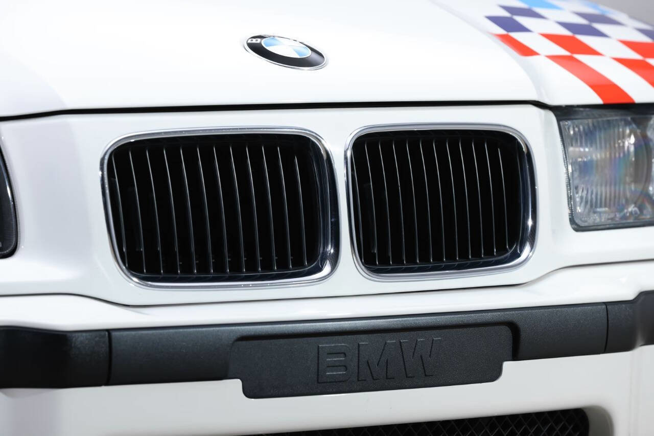 Used 1995 BMW M3 Coupe RWD image 32