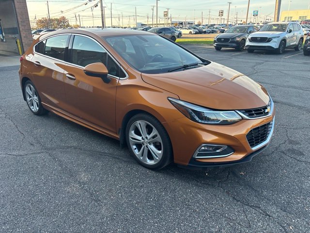 Used 2017 Chevrolet Cruze Premier FWD image 2