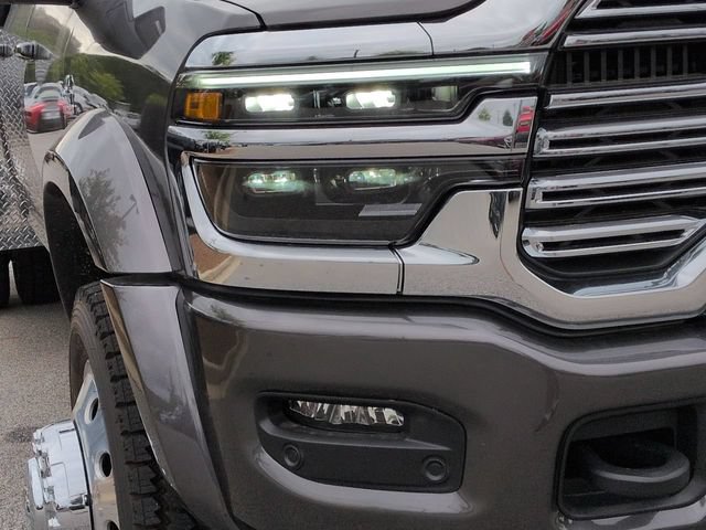 Used 2026 RAM 4500 4x4 Crew Cab DRW w/ Laramie Trim Package image 9